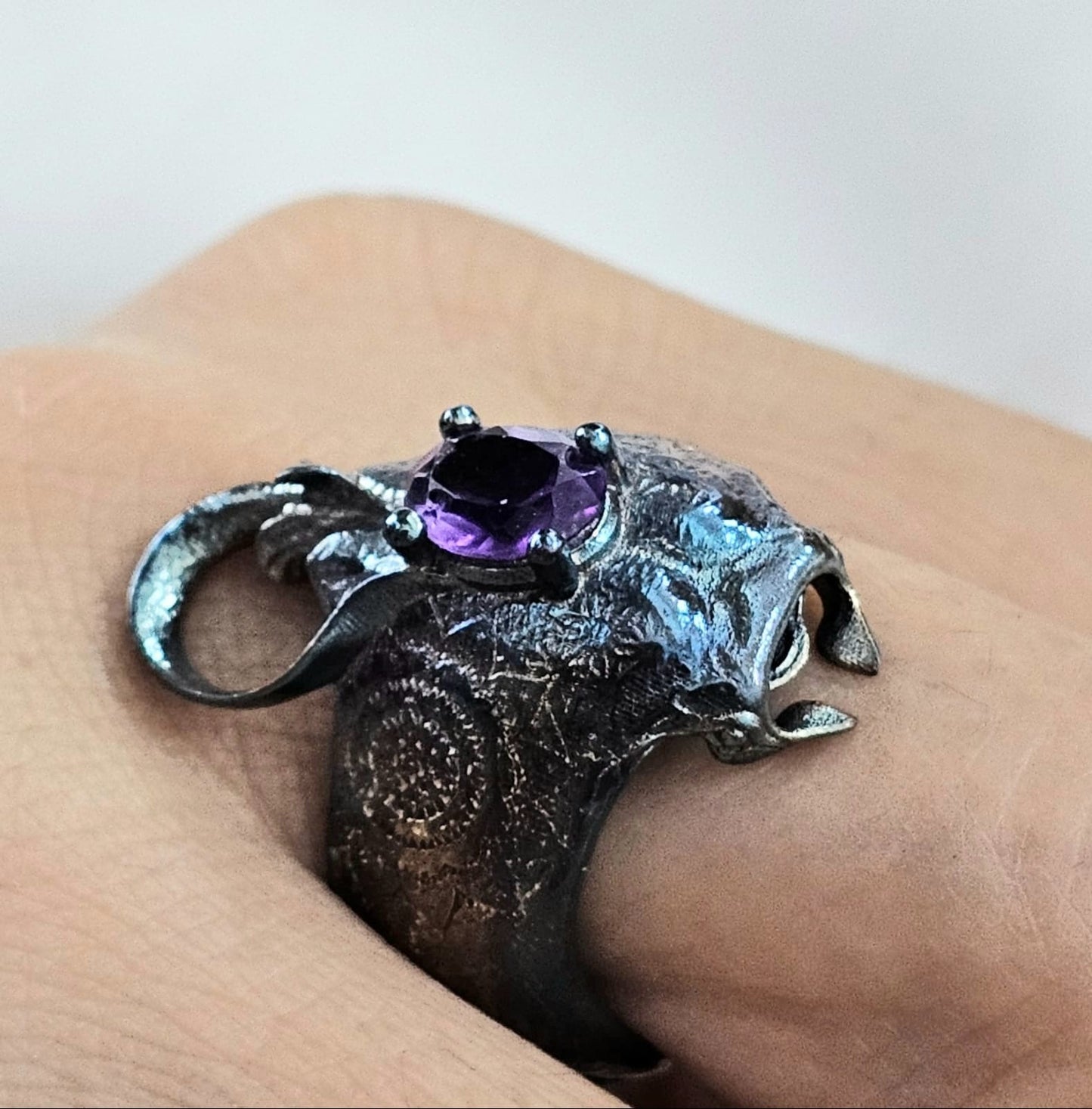 Manta Ray Ring (Amethyst stone)