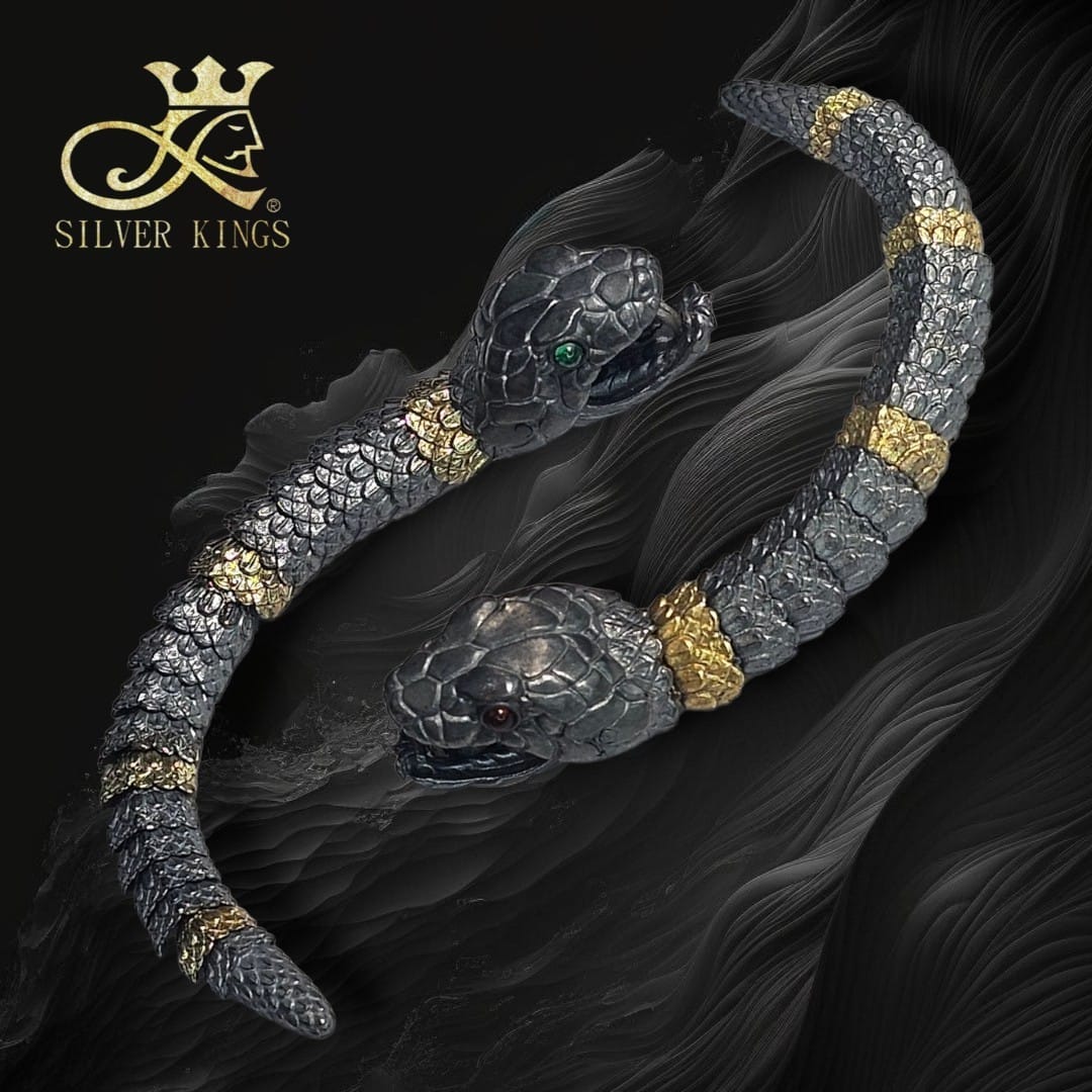 Snake "Ouroboros" Earring 眼鏡王蛇耳環)